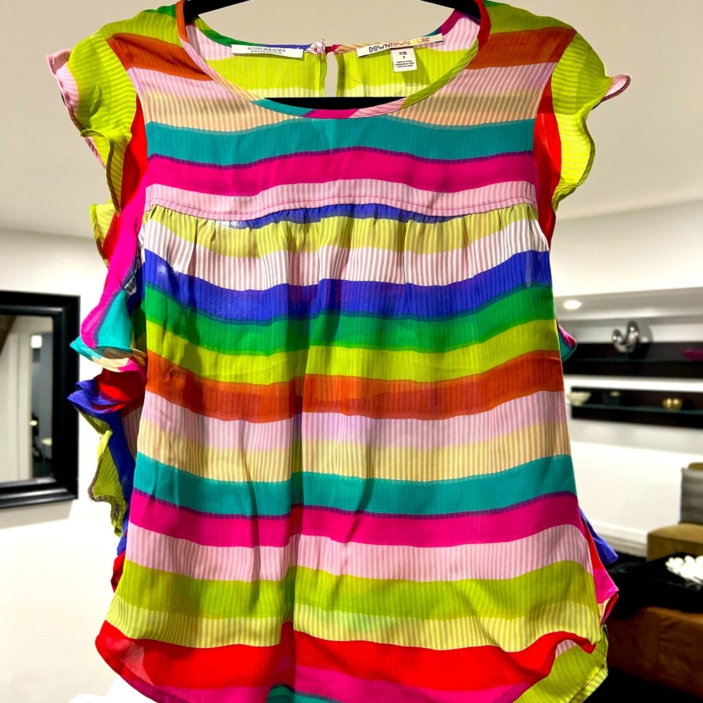 NWT Italian silk top.  Lightweight, trendy 2022 s/s colors.